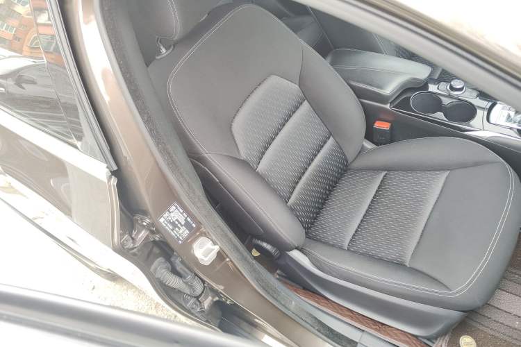Used Infiniti QX30 2017 1.6T Two-Wheel Drive Fashion Edition Interior 8