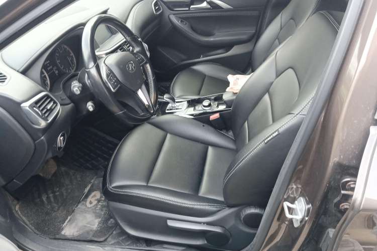 Used Infiniti QX30 2017 1.6T Two-Wheel-Drive Sport Edition Left Front Seat