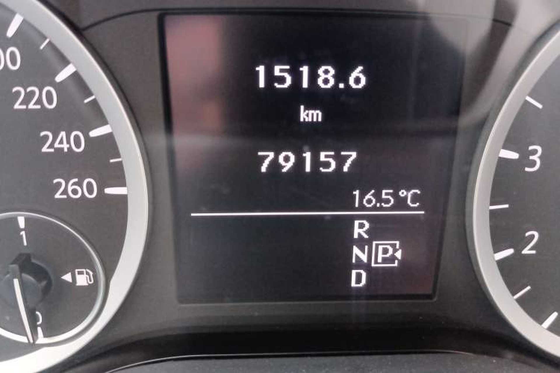 Used Infiniti QX30 2017 1.6T Two-Wheel-Drive Sport Edition Odometer Close Up