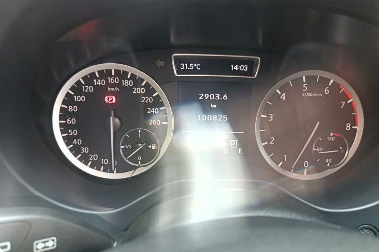 Used Infiniti QX30 2017 1.6T Two-Wheel-Drive Sport Edition Odometer Close Up