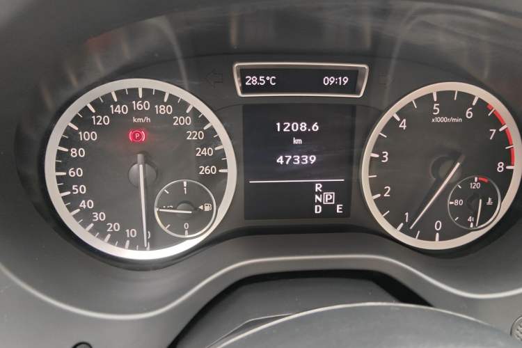 Used Infiniti QX30 2017 1.6T Two-Wheel-Drive Sport Edition Odometer Close Up