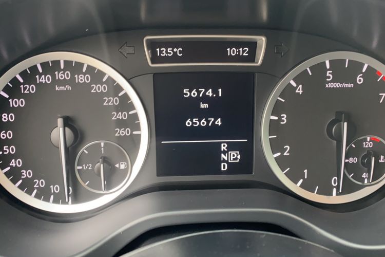 Used Infiniti QX30 2017 1.6T Two-Wheel Drive Fashion Edition Odometer Close Up