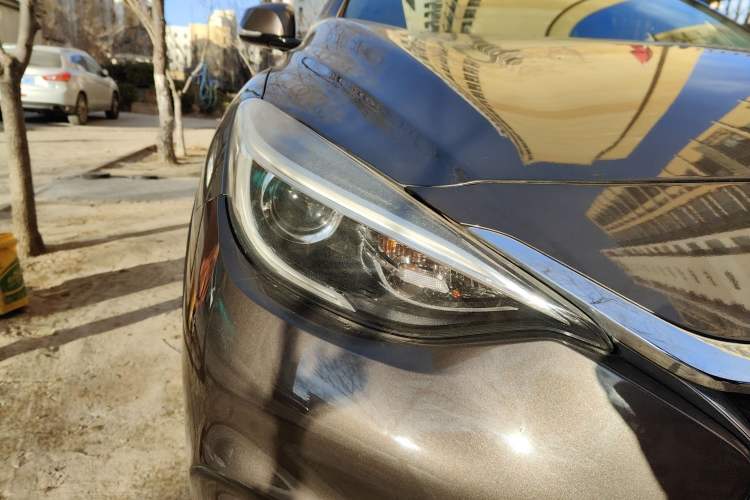 Used Infiniti QX30 2017 1.6T Two-Wheel Drive Fashion Edition Right Front Headlight