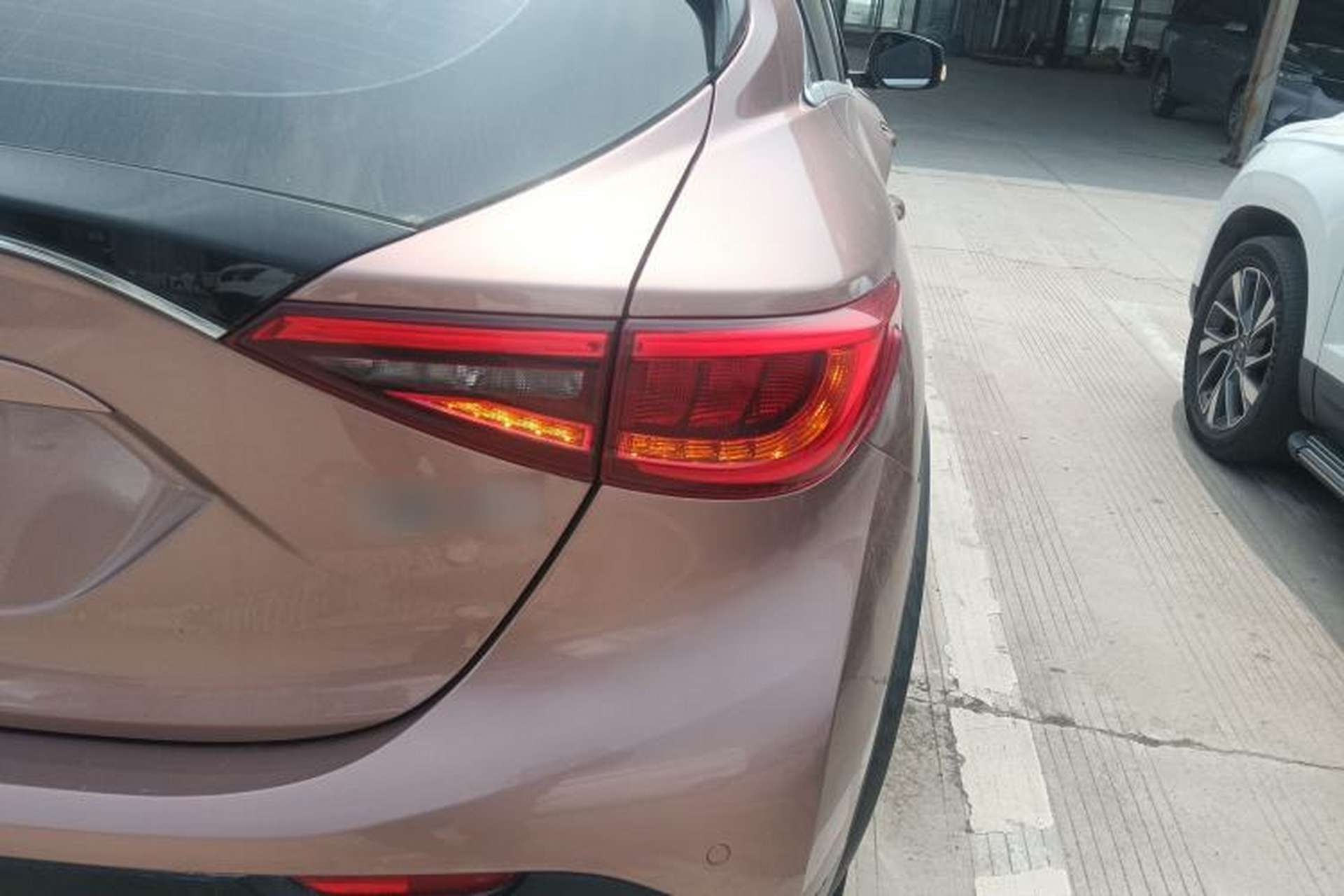 Used Infiniti QX30 2017 1.6T Two-Wheel Drive Fashion Edition Right Rear Taillight