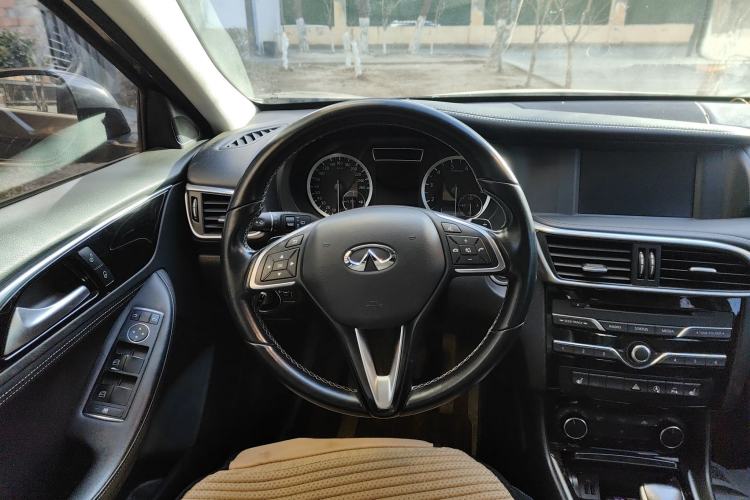 Used Infiniti QX30 2017 1.6T Two-Wheel Drive Fashion Edition Steering Wheel
