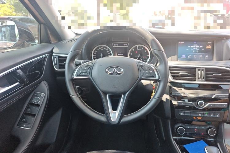 Used Infiniti QX30 2017 2.0T Four-Wheel Drive Fashion Edition Steering Wheel