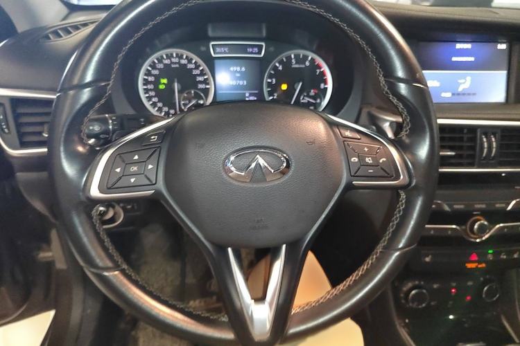 Used Infiniti QX30 2017 1.6T Two-Wheel Drive Fashion Edition Steering Wheel