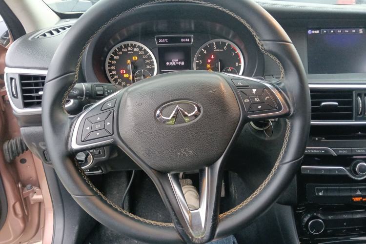 Used Infiniti QX30 2017 1.6T Two-Wheel Drive Fashion Edition Steering Wheel