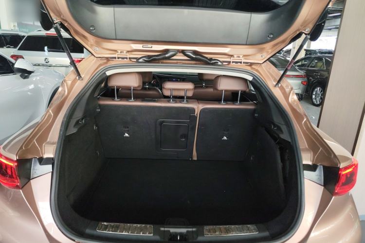 Used Infiniti QX30 2017 2.0T Four-Wheel Drive Sport Edition Trunk
