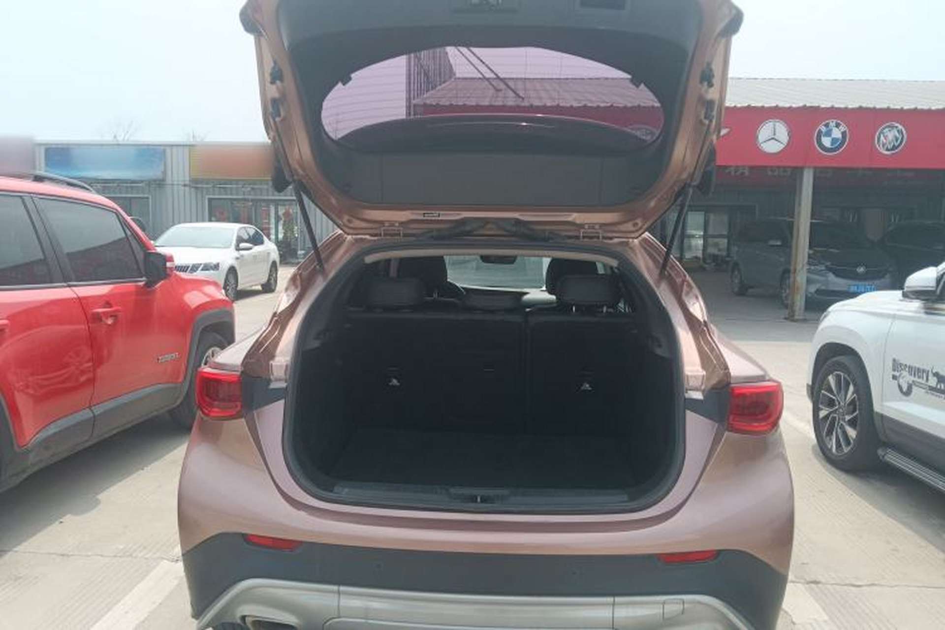 Used Infiniti QX30 2017 1.6T Two-Wheel Drive Fashion Edition Trunk
