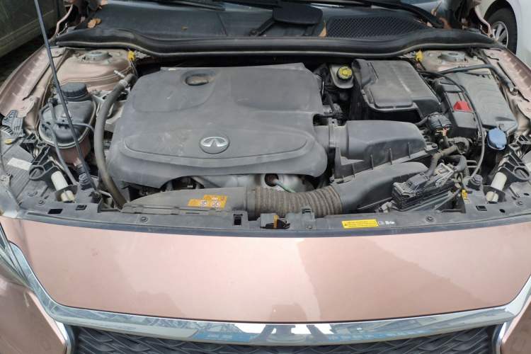 Used Infiniti QX30 2017 1.6T Two-Wheel-Drive Sport Edition Engine Bay