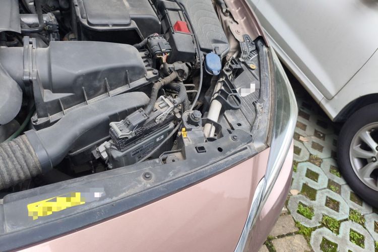 Used Infiniti QX30 2017 1.6T Two-Wheel-Drive Sport Edition Engine Bay Left