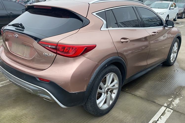 Used Infiniti QX30 2017 1.6T Two-Wheel Drive Fashion Edition Exterior 3