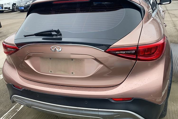 Used Infiniti QX30 2017 1.6T Two-Wheel Drive Fashion Edition Exterior 4