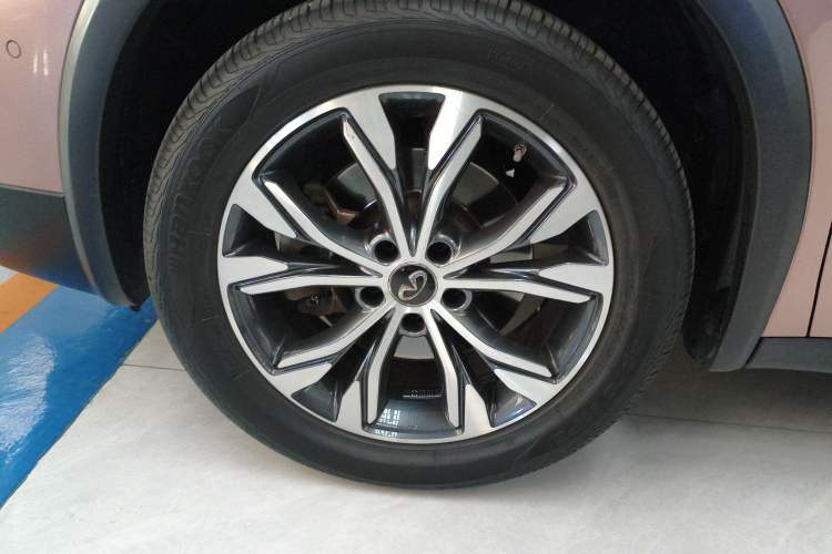 Used Infiniti QX30 2017 2.0T Four-Wheel Drive Sport Edition Left Front Wheel Hub