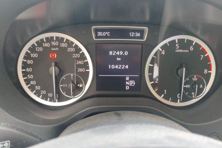 Used Infiniti QX30 2017 1.6T Two-Wheel-Drive Sport Edition Odometer Close Up