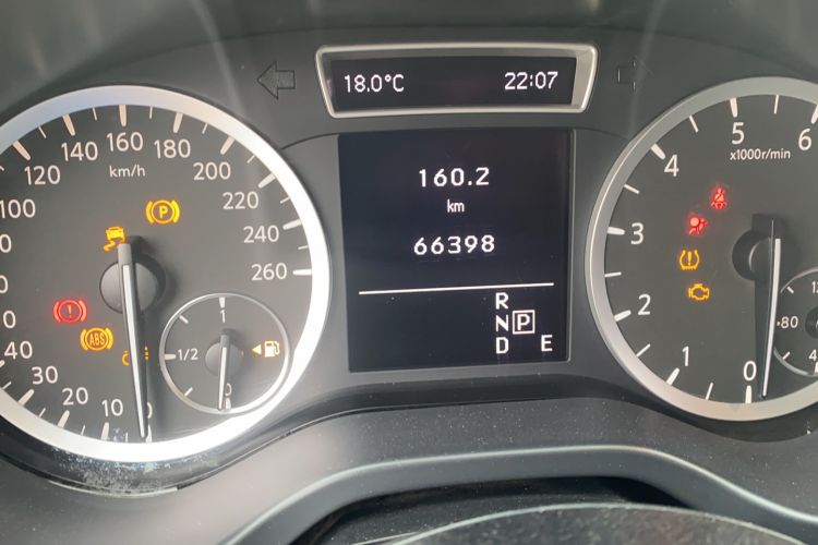 Used Infiniti QX30 2017 1.6T Two-Wheel Drive Fashion Edition Odometer Close Up