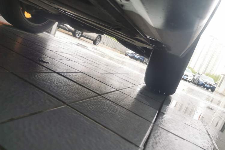 Used Infiniti QX30 2017 2.0T Four-Wheel Drive Sport Edition Chassis Front Left