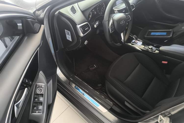 Used Infiniti QX30 2017 1.6T Two-Wheel Drive Fashion Edition Driver Seat