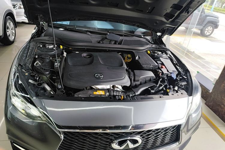 Used Infiniti QX30 2017 1.6T Two-Wheel-Drive Sport Edition Engine Bay