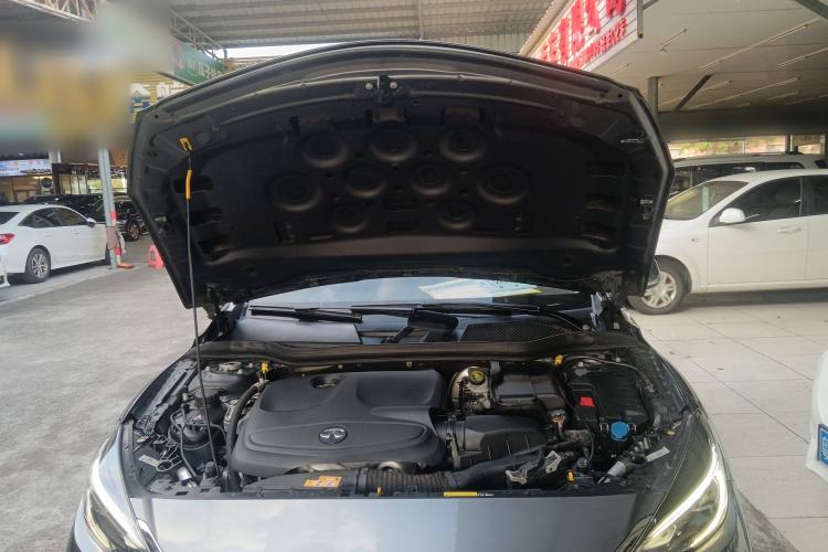 Used Infiniti QX30 2017 1.6T Two-Wheel-Drive Sport Edition Engine Bay