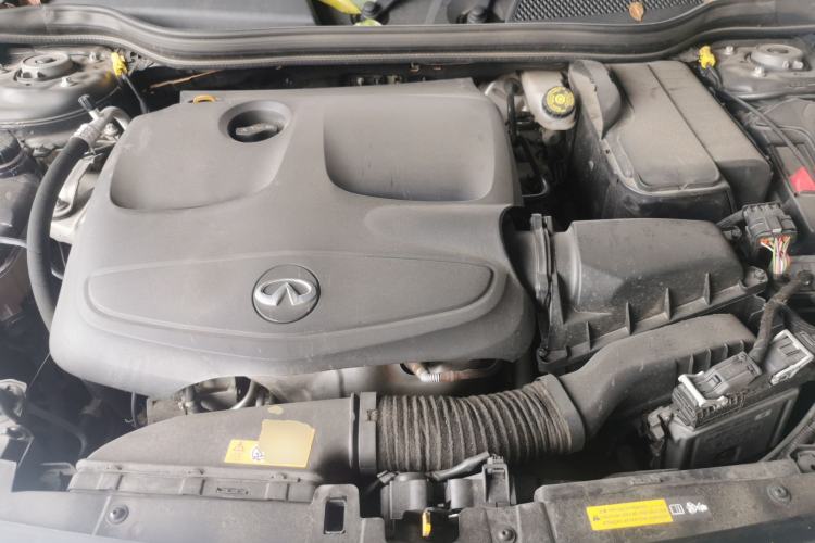 Used Infiniti QX30 2017 2.0T Four-Wheel Drive Sport Edition Engine Bay