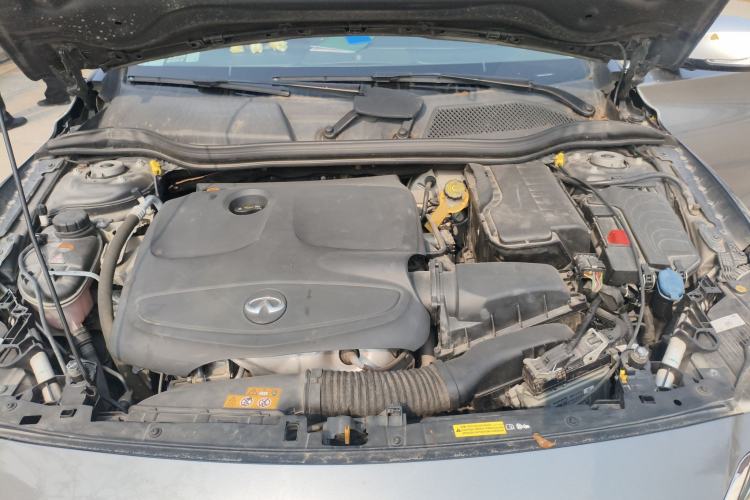 Used Infiniti QX30 2017 2.0T Four-Wheel Drive Sport Edition Engine Bay