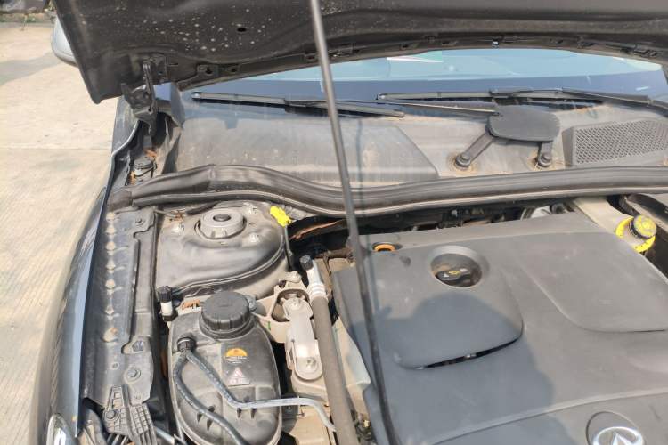 Used Infiniti QX30 2017 2.0T Four-Wheel Drive Sport Edition Engine Bay Right
