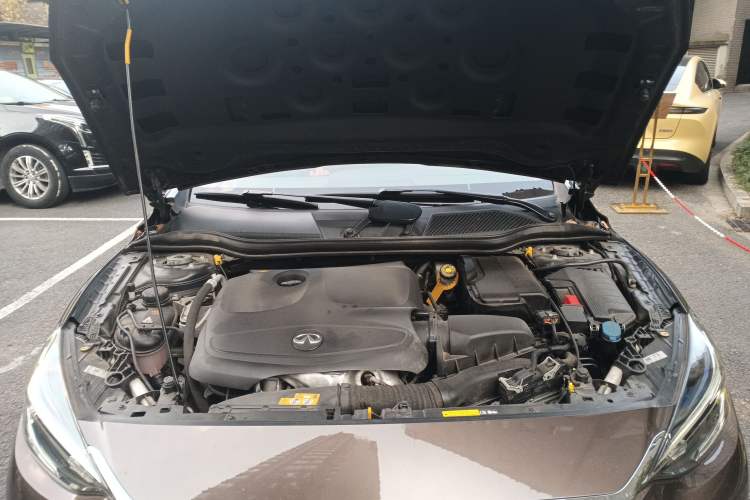 Used Infiniti QX30 2017 2.0T Four-Wheel Drive Fashion Edition Engine Bay
