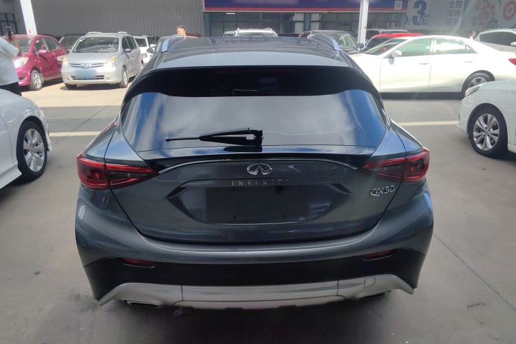 Used Infiniti QX30 2017 1.6T Two-Wheel-Drive Sport Edition Exterior 4