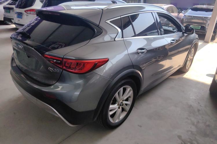 Used Infiniti QX30 2017 1.6T Two-Wheel-Drive Sport Edition Exterior 5