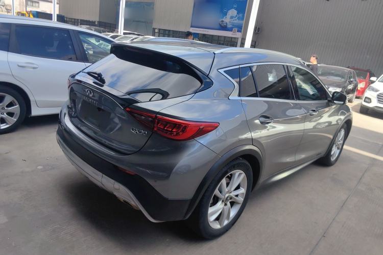 Used Infiniti QX30 2017 1.6T Two-Wheel-Drive Sport Edition Exterior 5