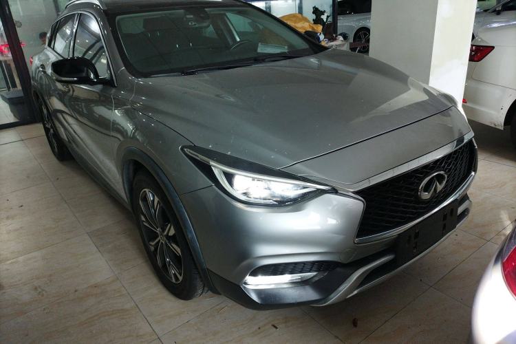 Used Infiniti QX30 2017 1.6T Two-Wheel-Drive Sport Edition Front Right 45 Deg