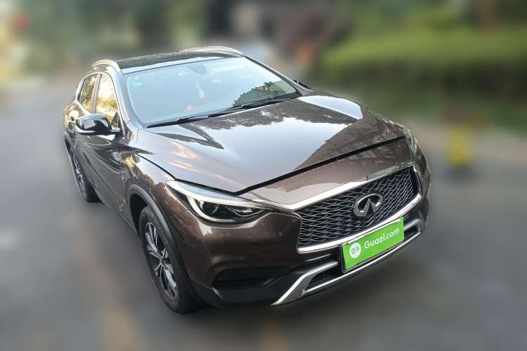 Used Infiniti QX30 2017 2.0T Four-Wheel Drive Fashion Edition Front Right 45 Deg