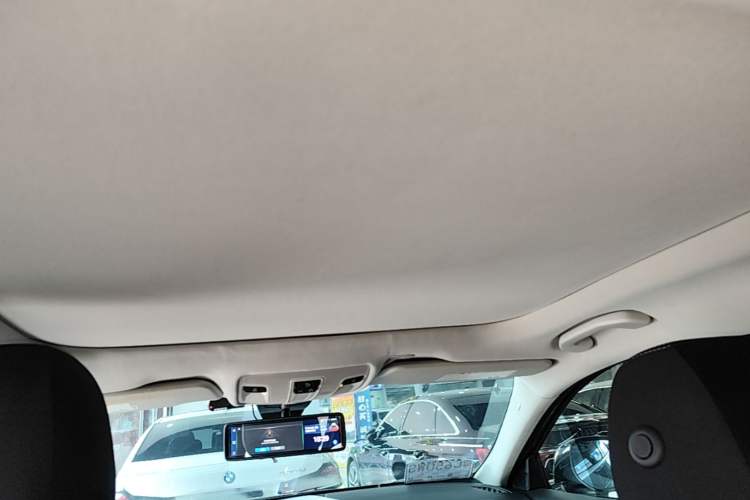 Used Infiniti QX30 2017 1.6T Two-Wheel-Drive Sport Edition Headliner