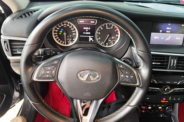 Used Infiniti QX30 2017 1.6T Two-Wheel-Drive Sport Edition Instrument Cluster