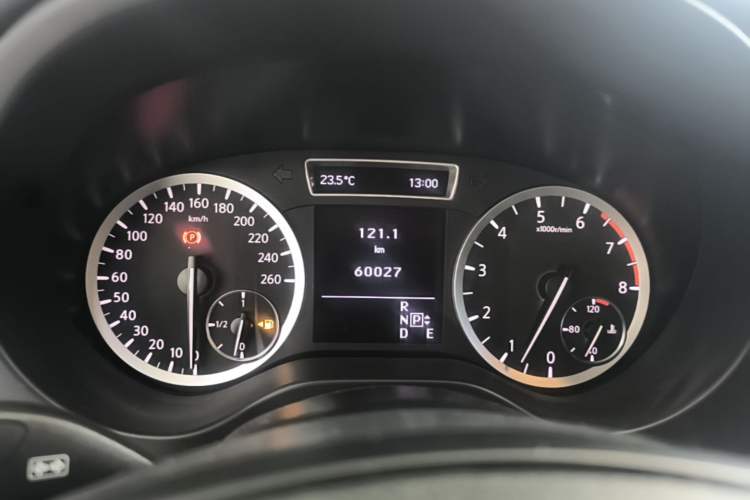 Used Infiniti QX30 2017 1.6T Two-Wheel Drive Fashion Edition Instrument Cluster
