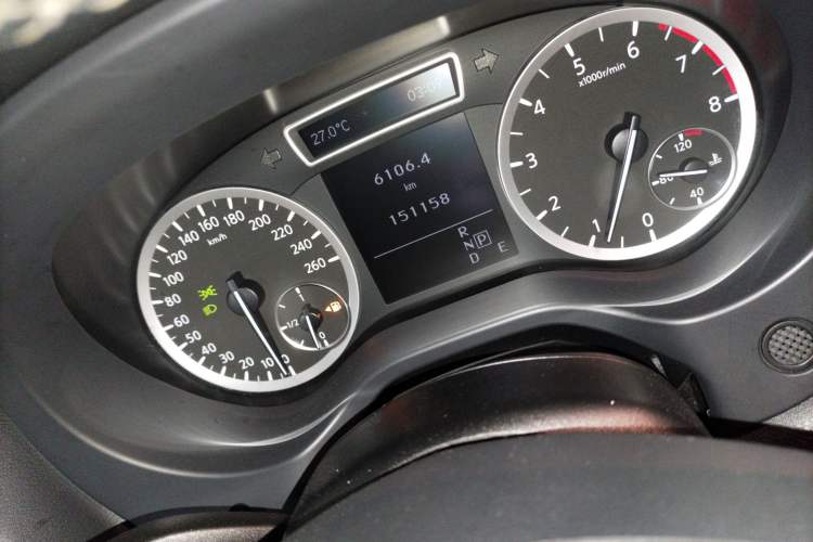 Used Infiniti QX30 2017 1.6T Two-Wheel-Drive Sport Edition Instrument Cluster