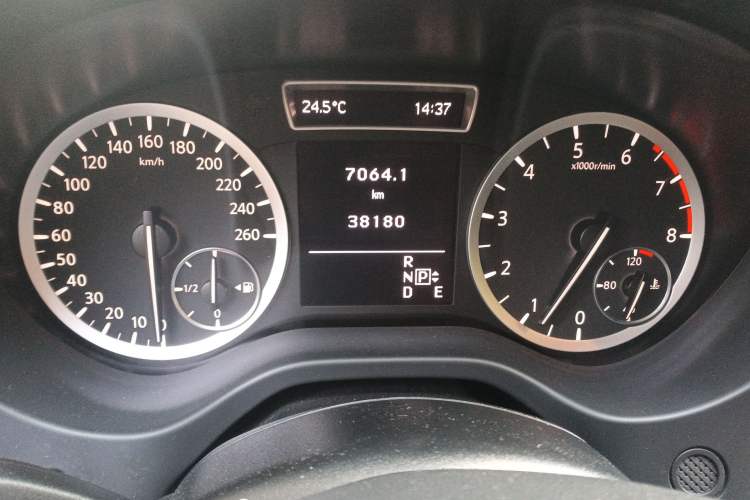 Used Infiniti QX30 2017 2.0T Four-Wheel Drive Fashion Edition Instrument Cluster