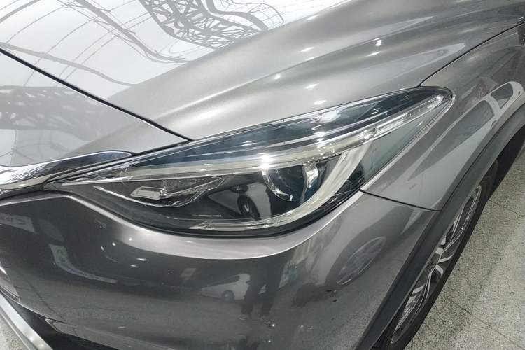 Used Infiniti QX30 2017 2.0T Four-Wheel Drive Fashion Edition Left Front Headlight