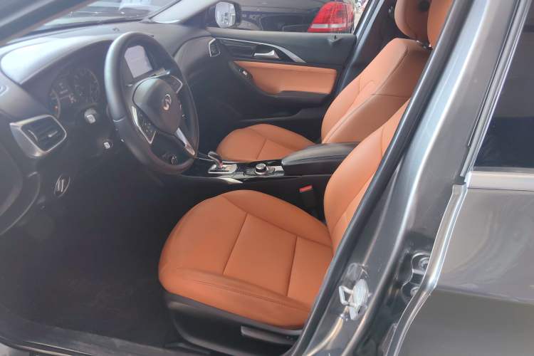 Used Infiniti QX30 2017 1.6T Two-Wheel-Drive Sport Edition Left Front Seat