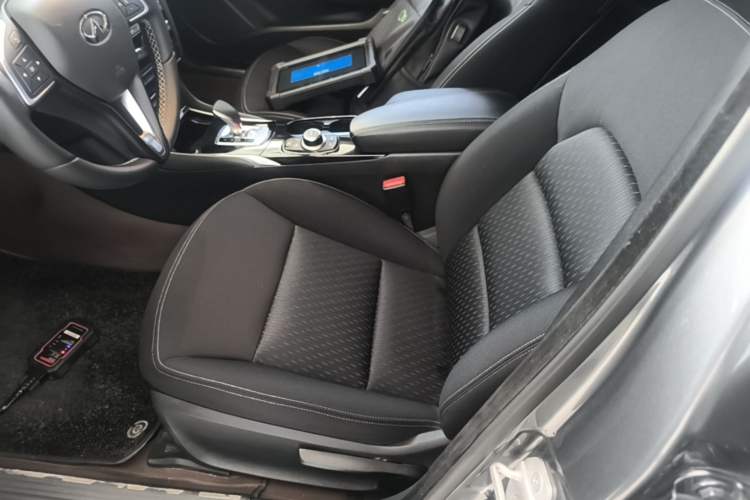 Used Infiniti QX30 2017 1.6T Two-Wheel Drive Fashion Edition Left Front Seat