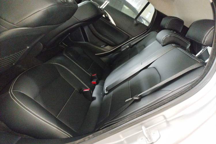Used Infiniti QX30 2017 1.6T Two-Wheel-Drive Sport Edition Left Rear Seat