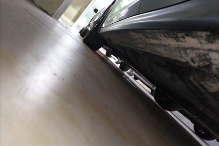 Used Infiniti QX30 2017 1.6T Two-Wheel-Drive Sport Edition Left Side Sill