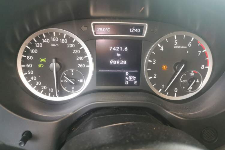 Used Infiniti QX30 2017 2.0T Four-Wheel Drive Sport Edition Odometer Close Up