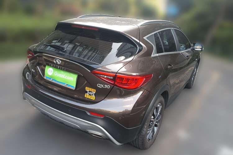 Used Infiniti QX30 2017 2.0T Four-Wheel Drive Fashion Edition Rear Right 45 Deg