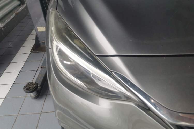 Used Infiniti QX30 2017 2.0T Four-Wheel Drive Sport Edition Right Front Headlight