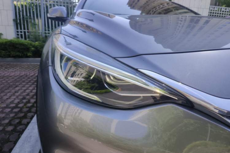 Used Infiniti QX30 2017 1.6T Two-Wheel-Drive Sport Edition Right Front Headlight
