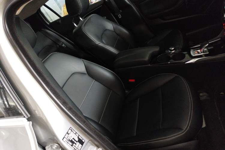 Used Infiniti QX30 2017 1.6T Two-Wheel-Drive Sport Edition Right Front Seat