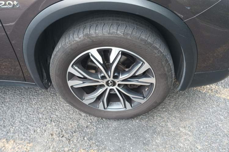 Used Infiniti QX30 2017 2.0T Four-Wheel Drive Fashion Edition Right Front Wheel Hub